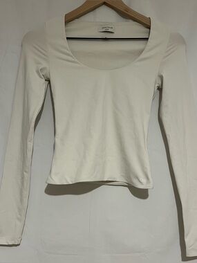 Aritzia Contour White Long Sleeve Top